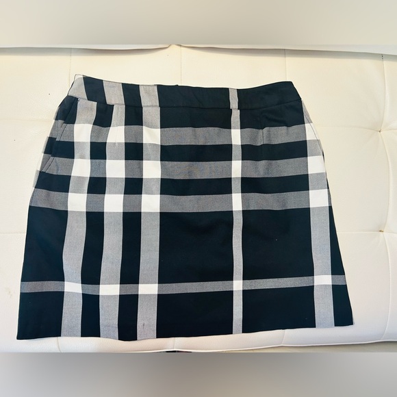BURBERRY Skirt - Picture 4 of 11